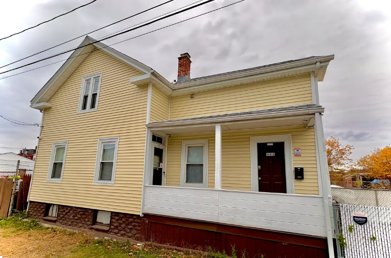 Providence Single Room: 483 Dexter St