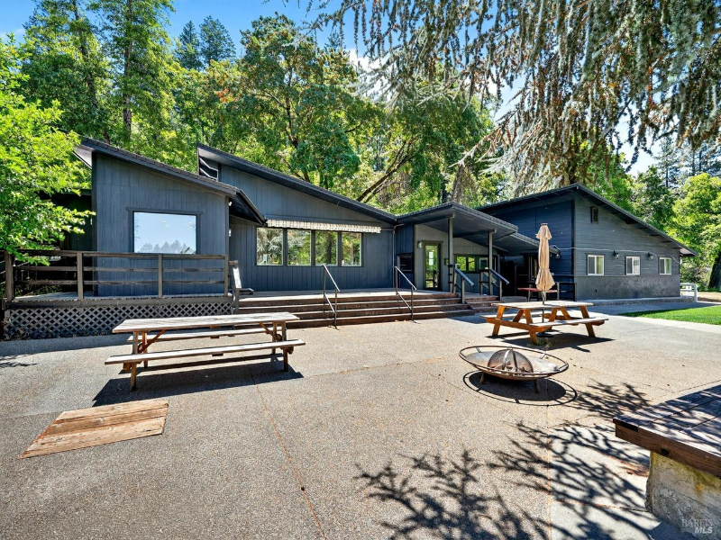 Cobb Other: 16451 Golf Rd