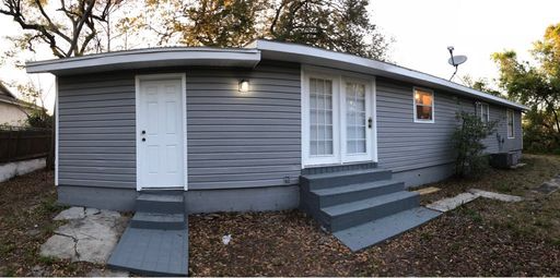 Altamonte Springs House: 355 Weathersfield Avenue