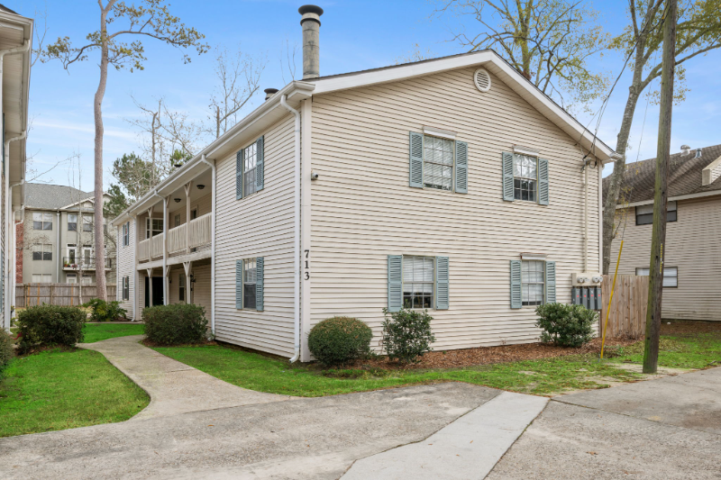 Mandeville Townhome: 713 Heavens Dr.