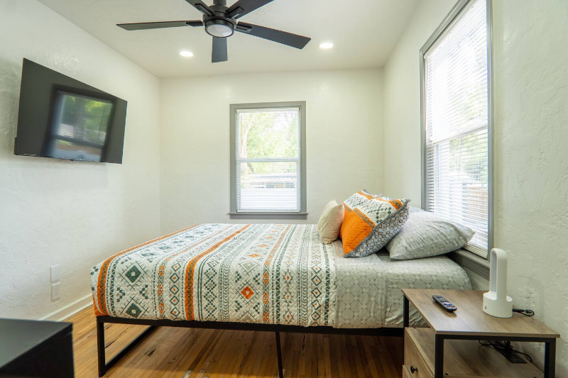 Orlando House: 2008 Page Avenue