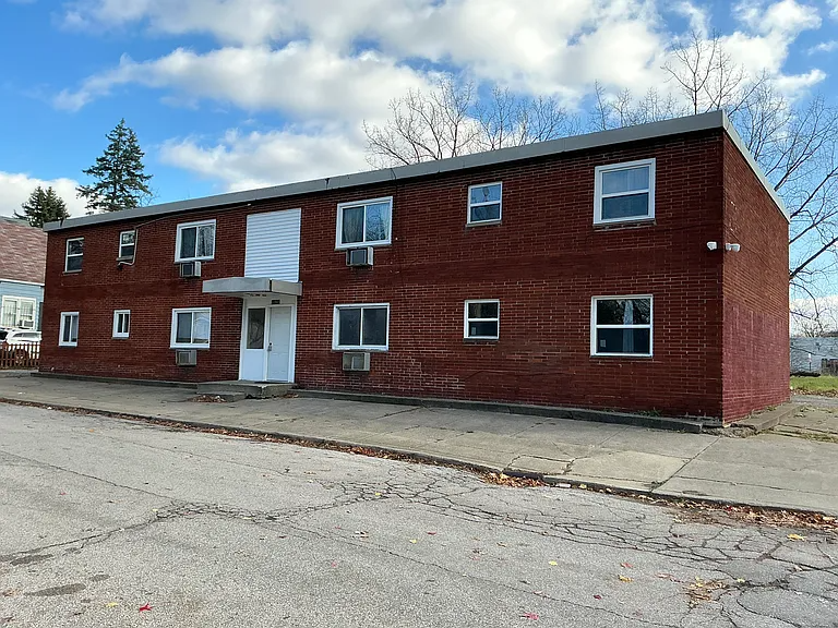 Cleveland Apartment: 10905 Mt Carmel Rd.
