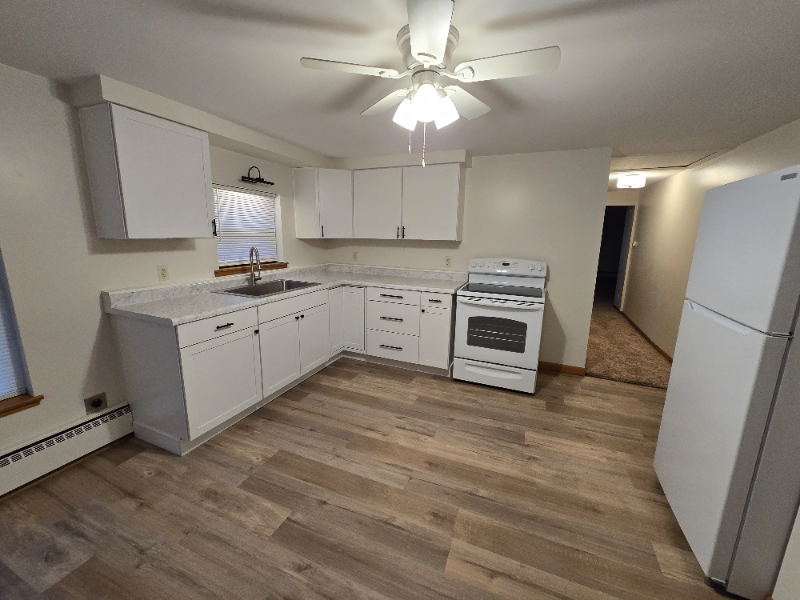 Elkhorn Apartment: 800 W Walworth St