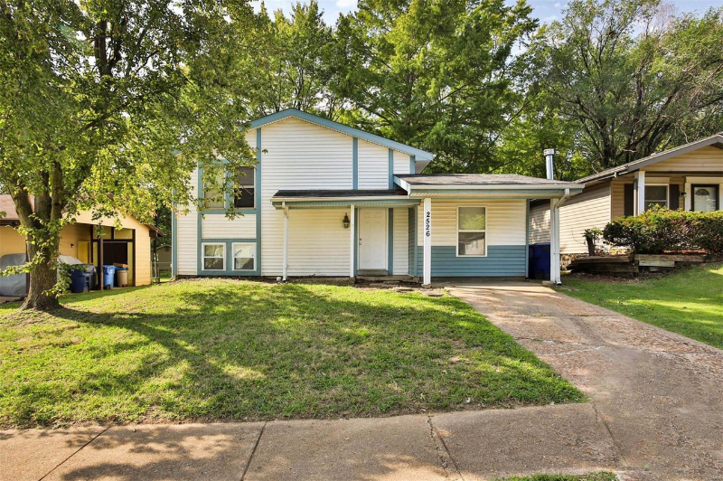 Florissant House: 2526 Clovermere Ct