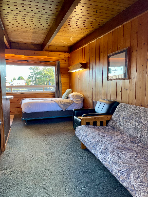 Westport Apartment: 971 N Montesano St