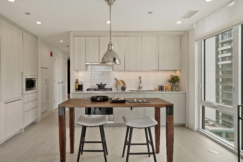 Chicago Condo: 352 N Union Ave