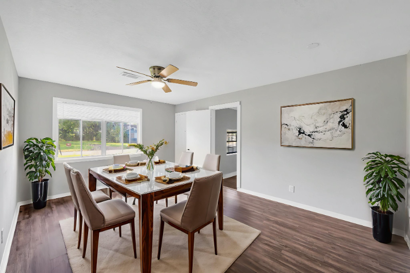 Houston House: 7237 Boggess