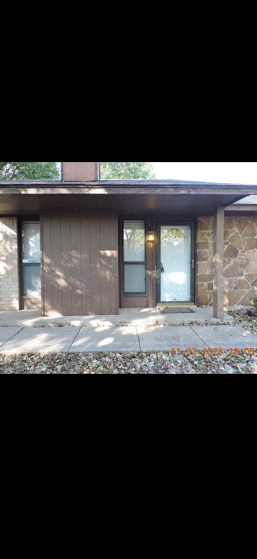 Lawton Townhome: 909 NE Tortise Dr