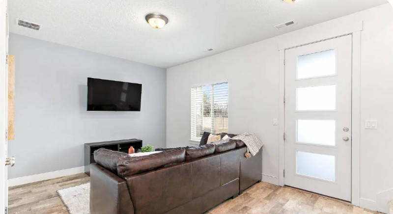 South Jordan Townhome: 1812 W Irini Ln