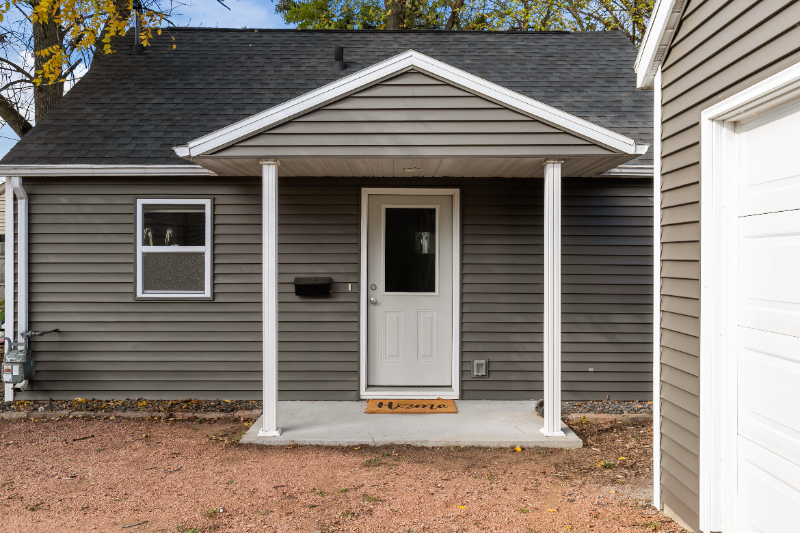 Appleton House: 1004 W Kamps Ave