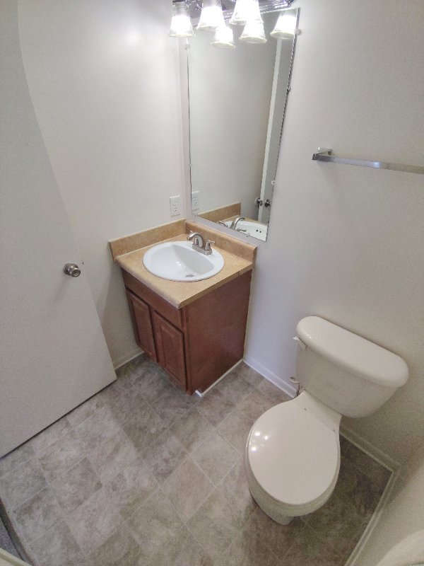 Lynchburg Apartment: 600 Reusens Road