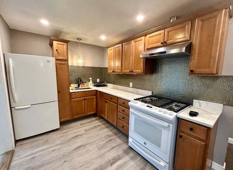 Weymouth House: 61 Blackstone Rd