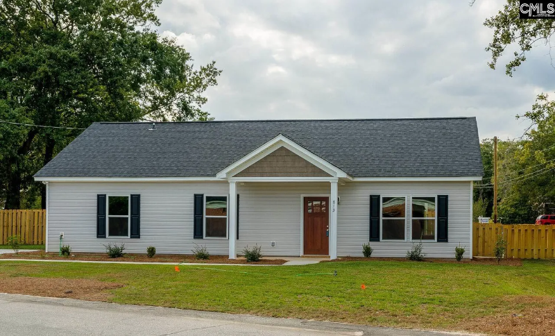 Cayce House: 813 Poplar St