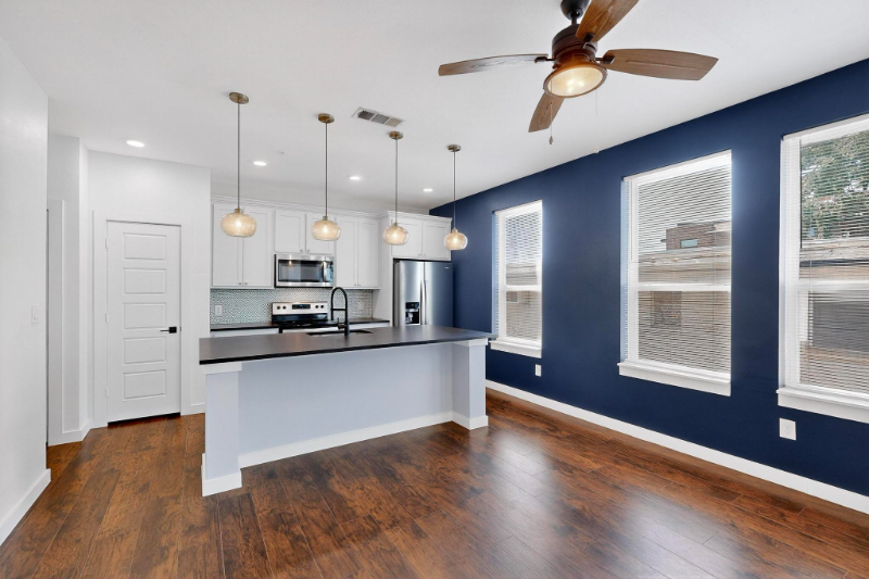 Denton Apartment: 800 S. Welch St