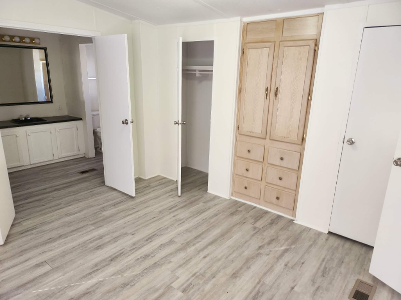 Raleigh House: 1512 Orchard Farm Lane