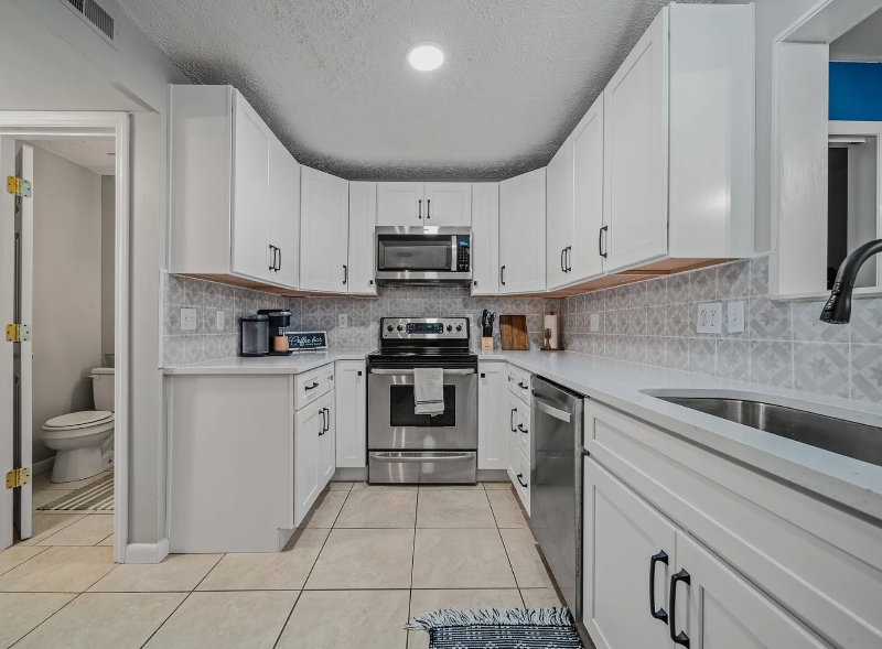 Hendersonville Townhome: 301 Deer Point Dr.