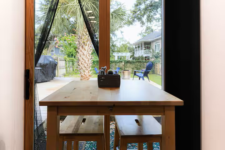 Savannah House: 810 Oemler Loop