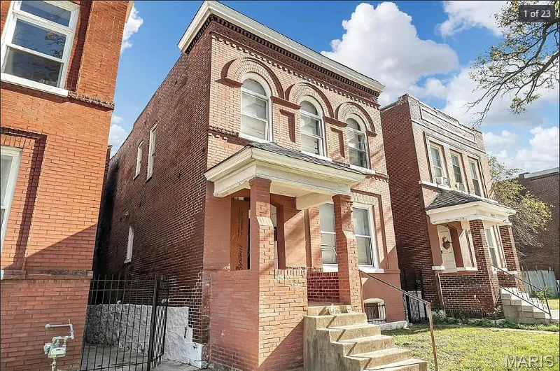 Saint Louis House: 2648 California Ave