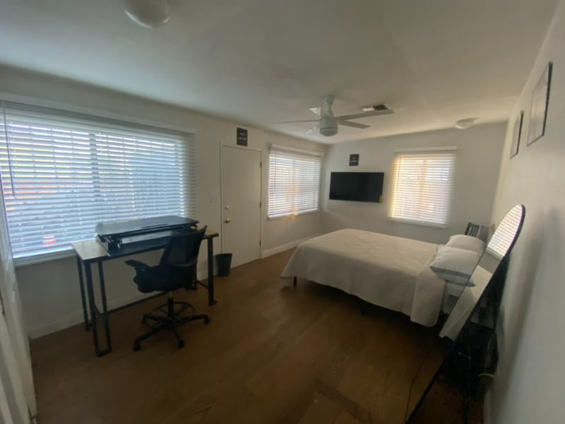 Los Angeles Single Room: 636 E. 121st Place