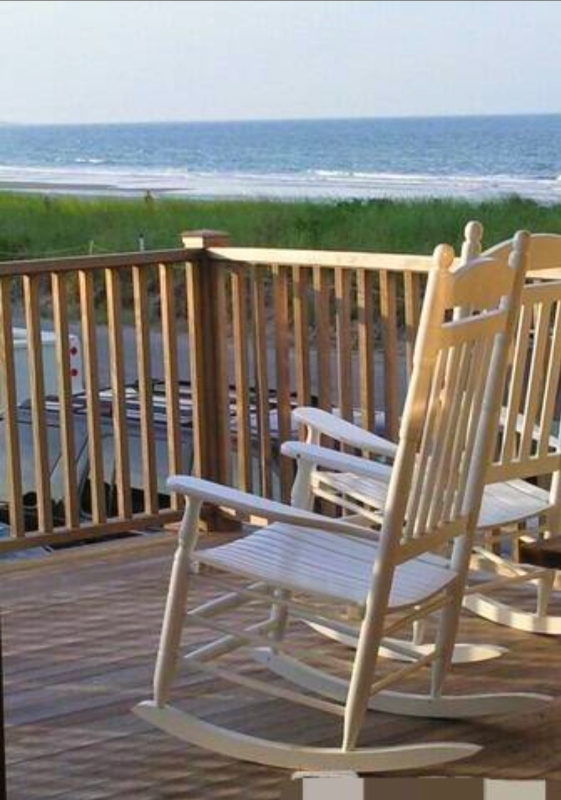 Hull Apartment: 102 Revere Street