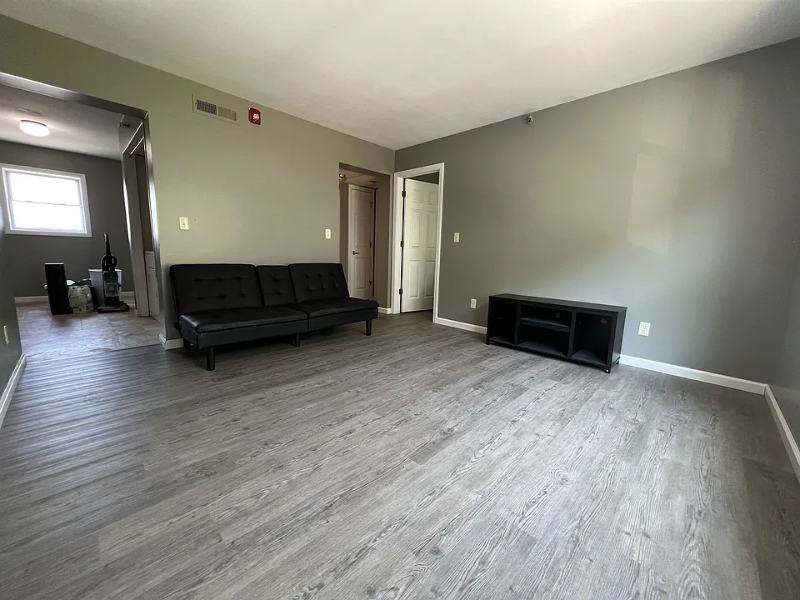 Morgantown Apartment: 527 Grant Avenue