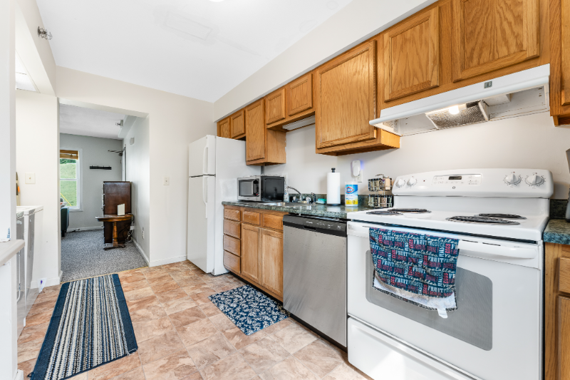 Morgantown Apartment: 527 Grant Avenue