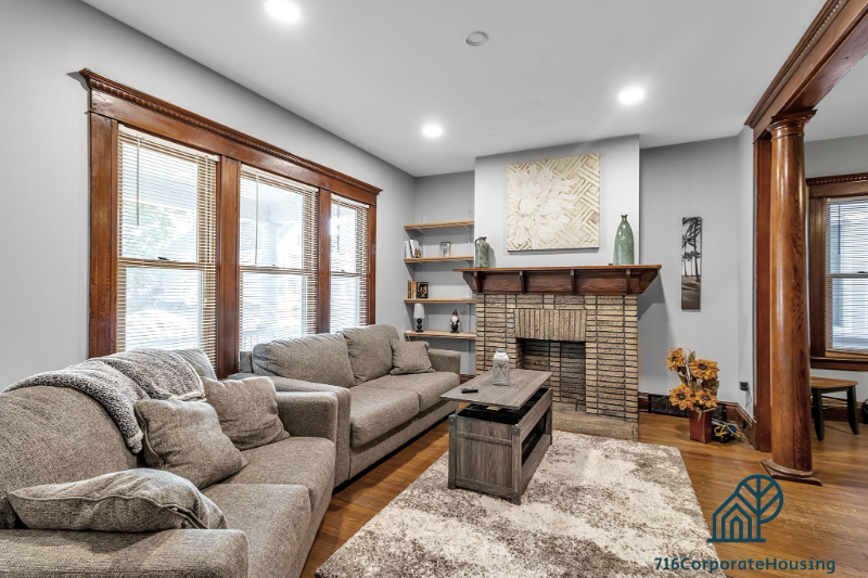 Buffalo House: 309 Bird Ave