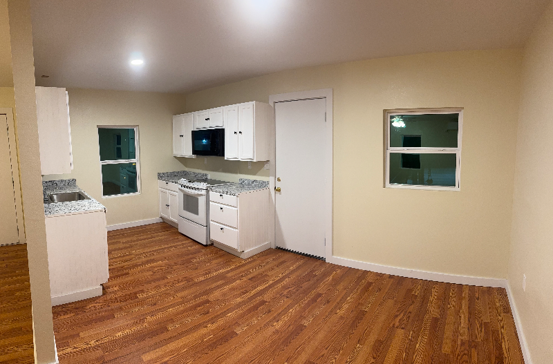 Comanche House: 503 N Pearl St