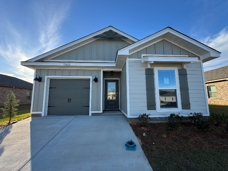 Foley House: 13623 Logan Pl