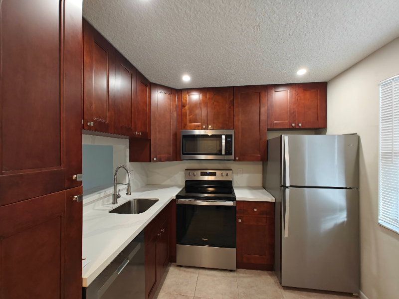 CORAL SPRINGS Condo: 8770 ROYAL PALM BLVD