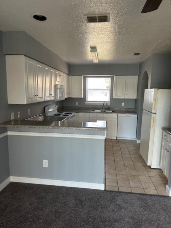 Kissimmee Townhome: 242 Dawn Ct