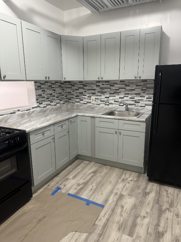 Chicago Apartment: 2317 E 70th Street