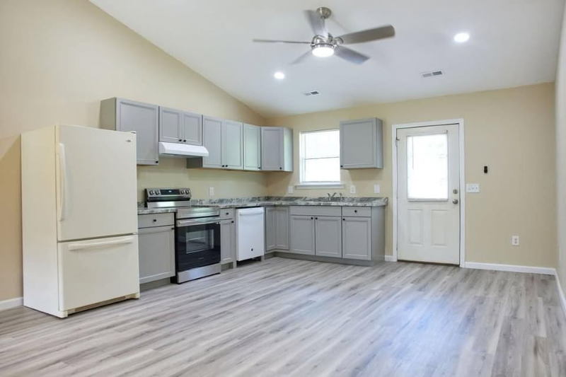 Greenville Multiplex: 111 Lora Ln.