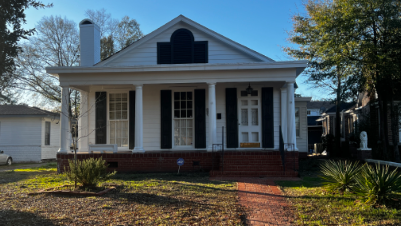 Selma House: 112 Furniss Ave
