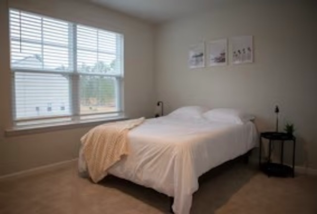 Summerville Townhome: 125 E Sunrise Ln