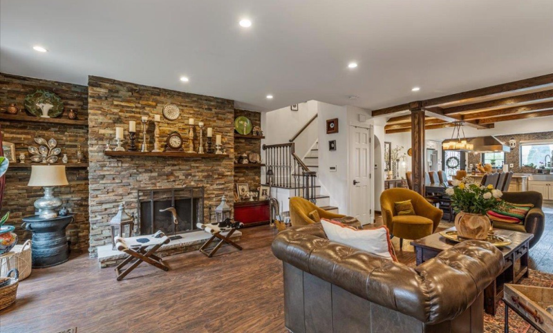 Forest Hills House: 6848 fleet street