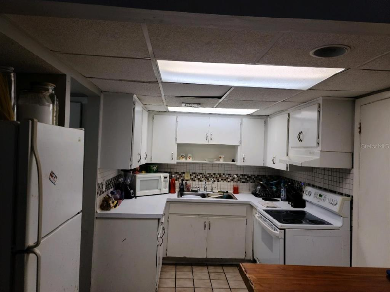 Sarasota Townhome: 313 AMHERST AVE.