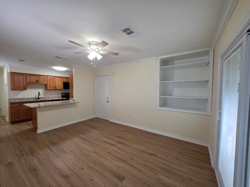 Slidell House: 57400 Oak Avenue