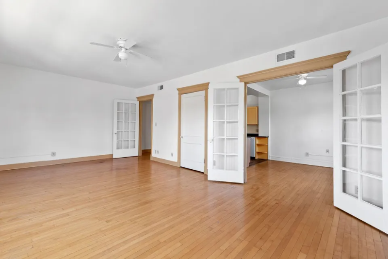 Milwaukee Apartment: 2217 W Wisconsin Avenue