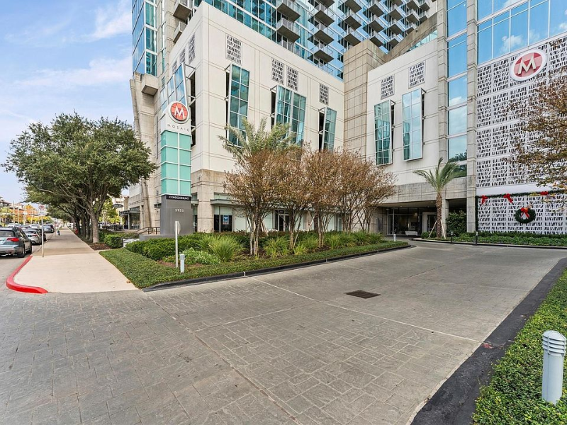 Houston Apartment: 5925 Almeda Rd
