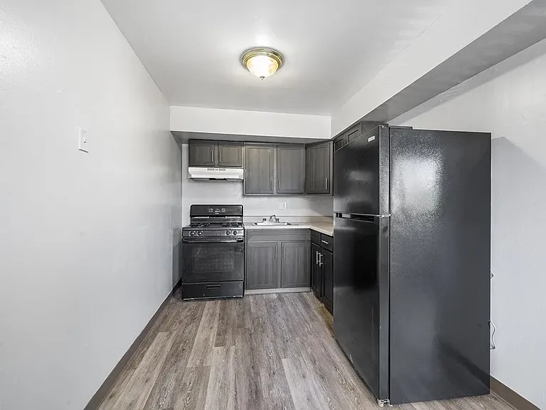Philadelphia Apartment: 1412 72nd Ave