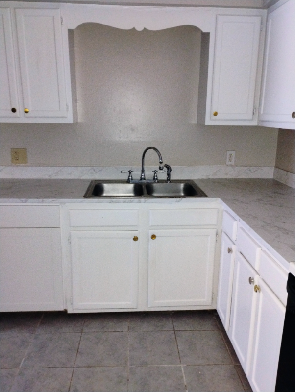 BATON ROUGE Multiplex: 1714 CEDAR LAKE DR