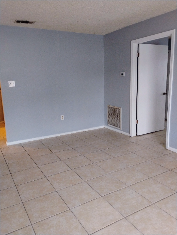 BAKER Apartment: 5245 KIMBERLIN DR