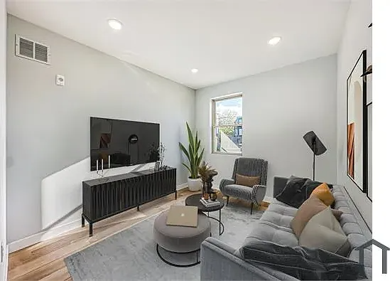 Philadelphia Apartment: 4217 Mantua Ave