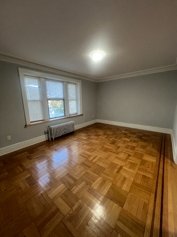 Newark Apartment: 583 Mt Prospect Ave
