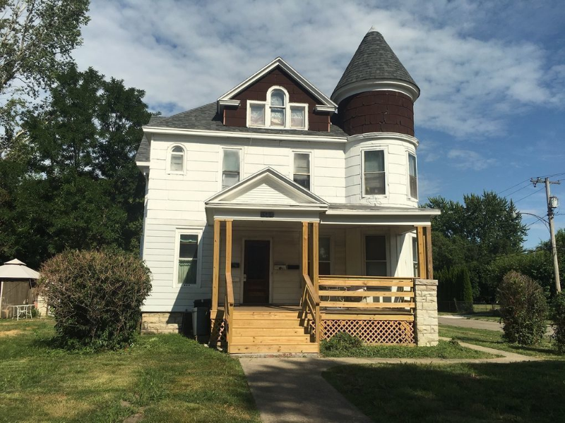 LaSalle Multiplex: 1564 LaHarpe st