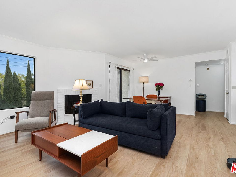 Los Angeles Apartment: 3544 S Centinela Ave,