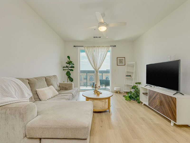 Austin Apartment: 1701 Simond Ave