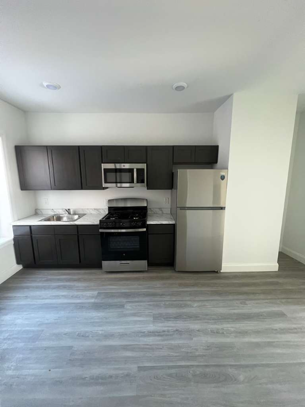 Newark Apartment: 559 Broadway