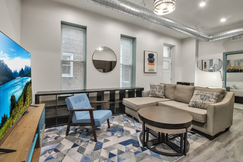 Buffalo Apartment: 36 E Utica St